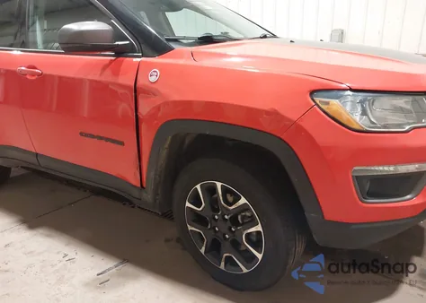 2021 Jeep Compass Trailhawk 4X4 z USA, uszkodzony, nr VIN 3C4NJDDB2MT507741